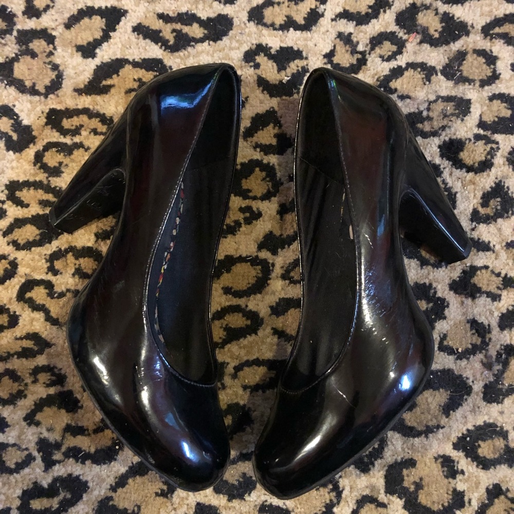 Retro-style Black Patent Leather Heels 9.5